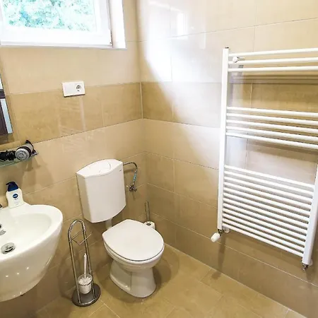 White 2 Apartment